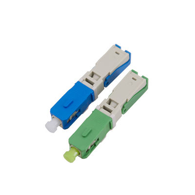 nivel rápido de las telecomunicaciones del conector 40N APC de la fibra óptica del descenso 0.3db