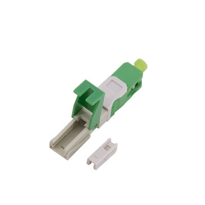 nivel rápido de las telecomunicaciones del conector 40N APC de la fibra óptica del descenso 0.3db
